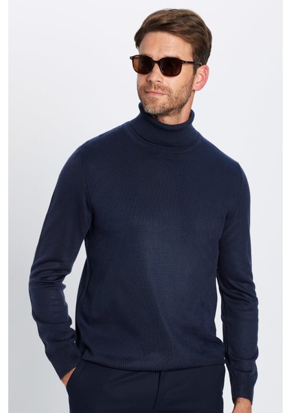 Erkek Slim Fit Dar Kesim Yumuşak Dokulu Tüylenmeyen Lacivert Tam Balıkçı Yaka Triko Kazak