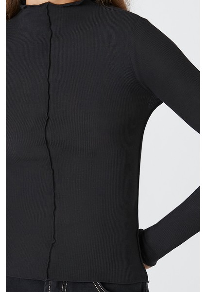 Fitilli Dik Yaka Uzun Kollu T-Shirt