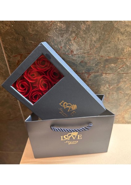 Sevgililer Günü'ne Özel Kırmızı Gül ve Mücevher Kutusu Lotus Kolye Hediyeli