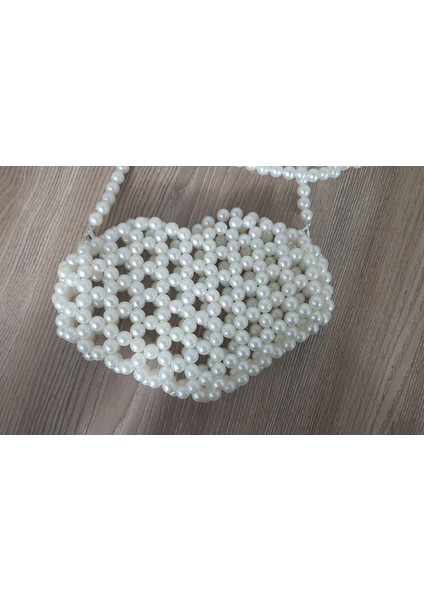 Askılı Kalp Şeklinde Inci Çanta modelleri