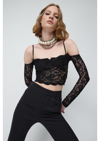 Uzun Kollu Ince Askılı Siyah Dantel Crop
