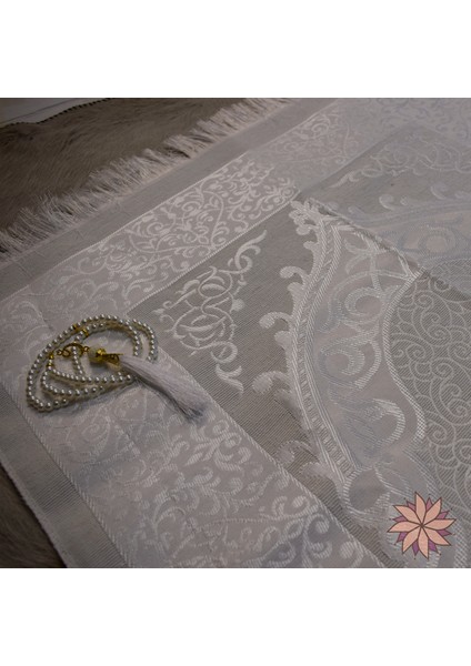 Ramazana Özel Hediyelik Seccade ve Tesbih Seti fırsatları