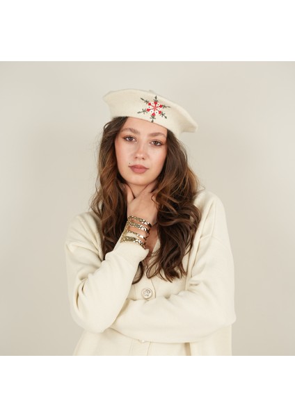 El Nakışı Kar Tanesi İşlemeli Keçe Kadın Bere-Fransız Bere-Yılbaşı Hediyesi