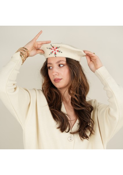 El Nakışı Kar Tanesi İşlemeli Keçe Kadın Bere-Fransız Bere-Yılbaşı Hediyesi modelleri