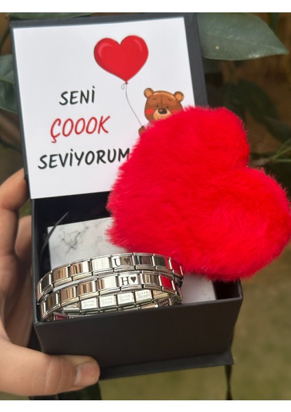 Sevgililer Günü Özel Hediye Kutusunda Çift Bileklik Kalp Peluş Anahtarlık Kalp Kutu Hediye modelleri