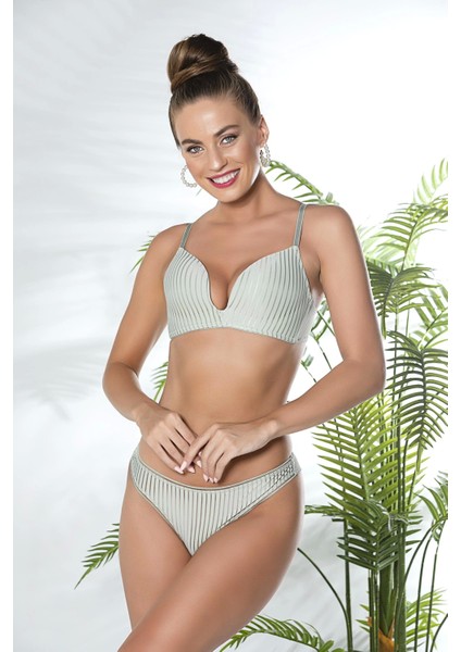 Dekolte Sütyen ve String Takım Mint Yeşili (BRF31772)