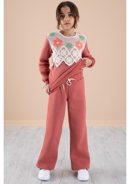 Kiremit Dantel Işlemeli Şardonlu Geniş Paça Kız Çocuk Eşofman Takımı 20239 modelleri