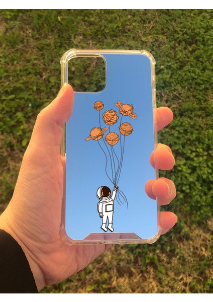 Apple iPhone 11 Pro Uyumlu Aynalı Astronot Desenli Darbe Kamera Korumalı Silikon Telefon Kılıfı