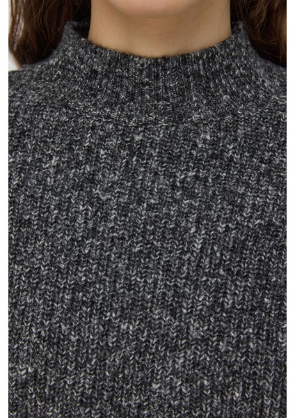 Yarım Balıkçı Yaka Triko Crop Top