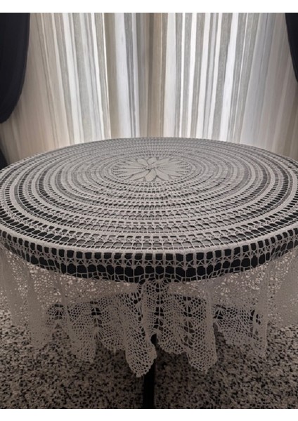 , El Yapımı Dantel Masa Örtüsü