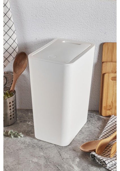 Beyaz Molly 12 Litre Click Çöp Kovası