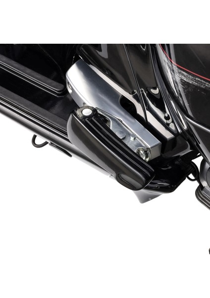 Vespa GTS-GTV Yolcu Ayak Basma Genişletme Aparatı *Parlak Gümüş* / SIP