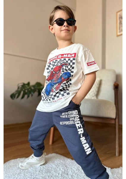 Erkek Çocuk Kare Desen ve Spiderman Detay ve Yazı Baskılı T-Shirt Füme Eşofman Takım