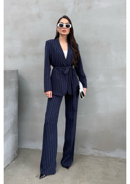 Kadın Çizgili Kuşaklı Blazer Ceket Pantolon Takım
