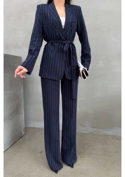 Kadın Çizgili Kuşaklı Blazer Ceket Pantolon Takım modelleri