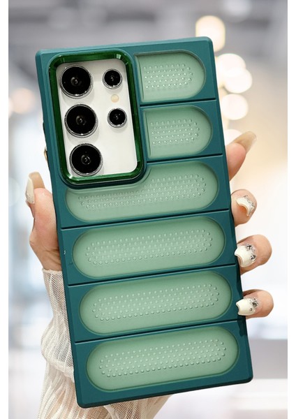 Havalandırma Delikli Metal Detaylı iPhone 11 Kılıf