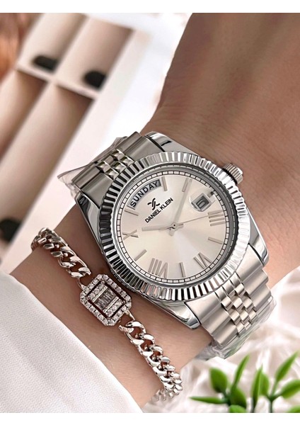 Çelik Kordon Takvimli Kadran 30 mt Suya Dayanıklı Kadın Kol Saati+Bileklik BFG.10038.G1