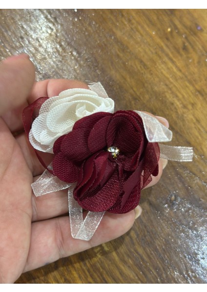 Kırmızı Beyaz Güllü Taşlı Broş Yaka Iğnesi Giyim Türban Aksesuarı 7x3 cm fiyatları