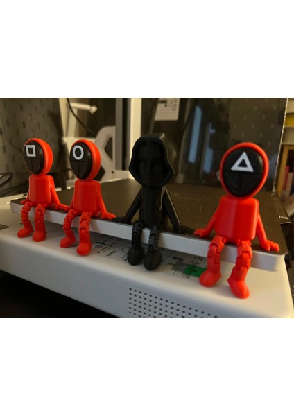 Eklemli Mini Front Man Squid Game Front Man Figürü Squid Game Biblo 10 cm