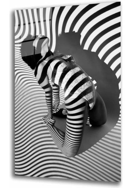 - Kadınlar Cam Tablo