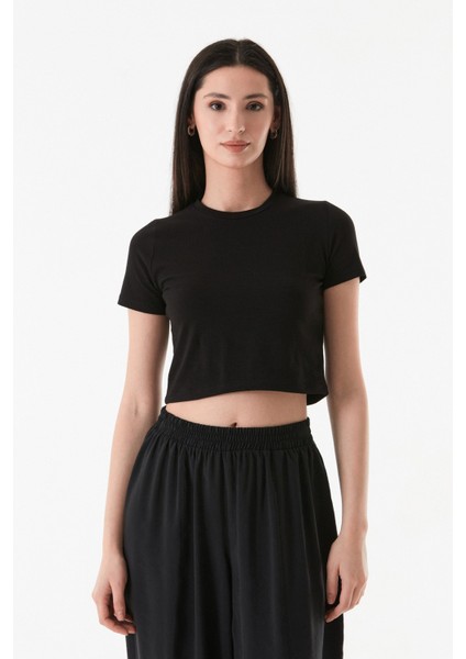 Basic Bisiklet Yaka Crop Tişört