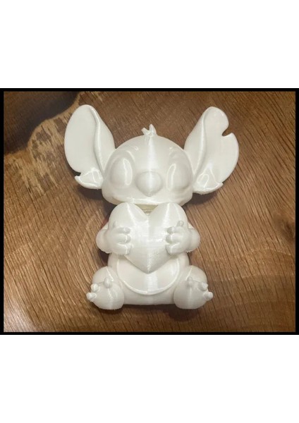 Kalp Tutan Stitch Figürü