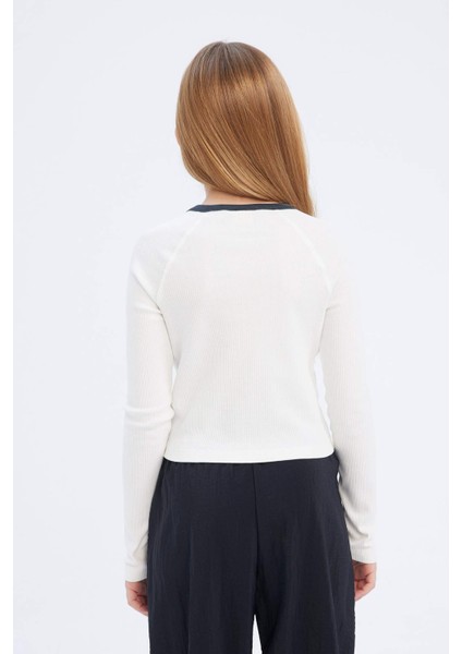 Kız Çocuk Slim Fit Dar Kesim Bisiklet Yaka Baskılı Uzun Kollu Tişört D7439A825SP indirimleri