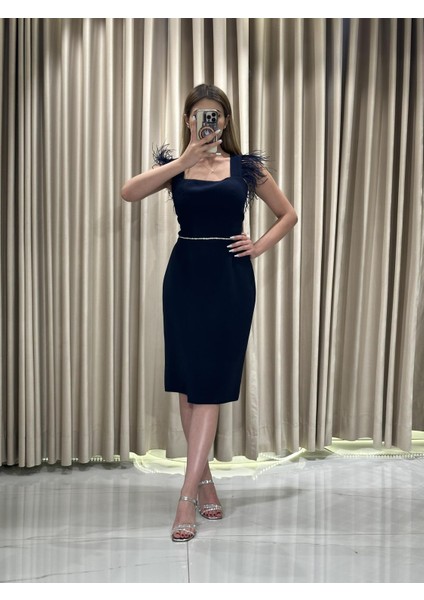 Lacivert Midi Boy Kolları Tüy Detaylı Kemeri Taş Detaylı Abiye Elbise APN998