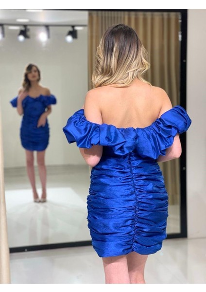 Saks Kayık Yaka Büzgülü Tafta Kumaş Yeni Sezon Abiye Elbise Cm58191 58191 fırsatları