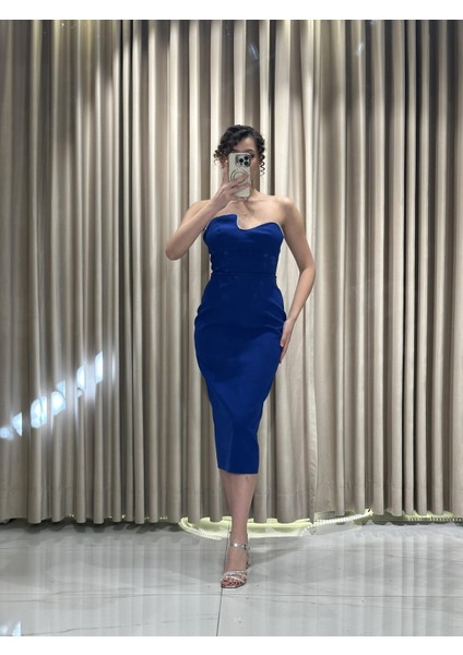 Midi Boy Balık Model Krep Kumaş Yakası Taş Işlemeli Abiye Elbise HT8410