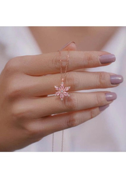 925 Ayar Gümüş Lotus Çiçeği Tasarımlı Pembe Taşlı Rose Kadın Kolye fiyatları