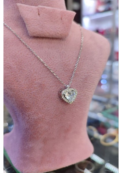 925 Ayar Gümüş Zirkon Taşlı Kalpli Kadın Kolye