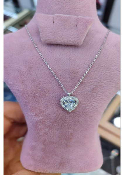925 Ayar Gümüş Zirkon Taşlı Kalpli Kadın Kolye modelleri