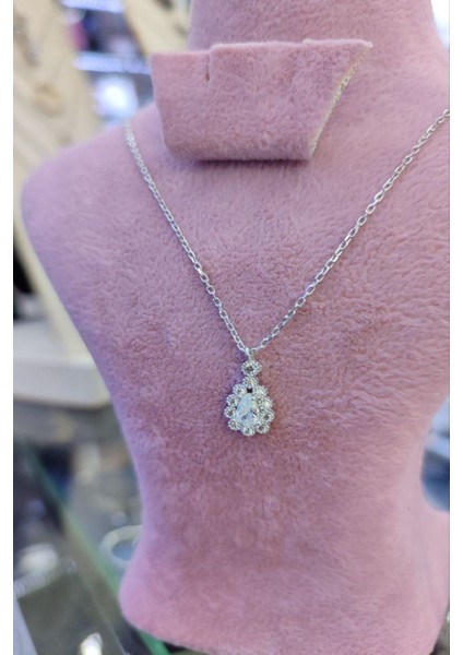 925 Ayar Gümüş Pırlanta Görünümlü Damla Taş Kadın Kolye fiyatları