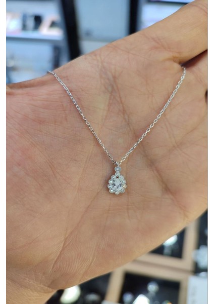 925 Ayar Gümüş Pırlanta Görünümlü Damla Taş Kadın Kolye modelleri