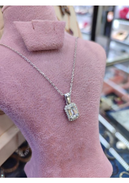 925 Ayar Gümüş Baget Taşlı Kadın Kolye modelleri