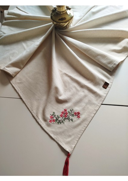 Buldan Ham Keten Püsküllü Otantik Yumuşacık Nakışlı 115X115 cm Masa Örtüsü