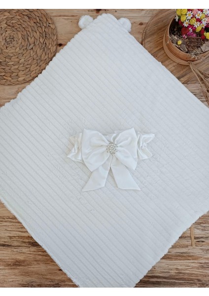 Yenidoğan Beyaz Wool Yün Kumaş Ayıcık Kulaklı Kundak Bebek Battaniyesi indirimleri