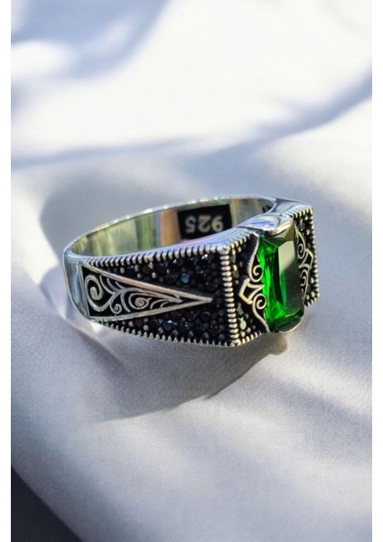 Erkek Yeşil Zümrüt ve Mikro Taşlı 925 Ayar Gümüş Yüzük fiyatları