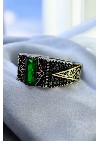 Erkek Yeşil Zümrüt ve Mikro Taşlı 925 Ayar Gümüş Yüzük modelleri