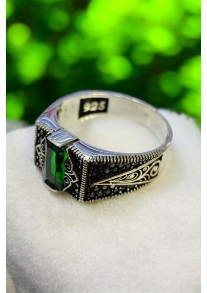 Erkek Yeşil Zümrüt ve Mikro Taşlı 925 Ayar Gümüş Yüzük fırsatları