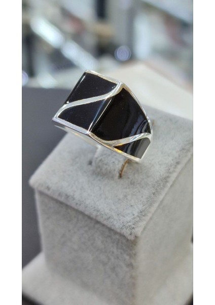 Erkek Oniks Taşlı Desenli 925 Ayar Gümüş Yüzük modelleri