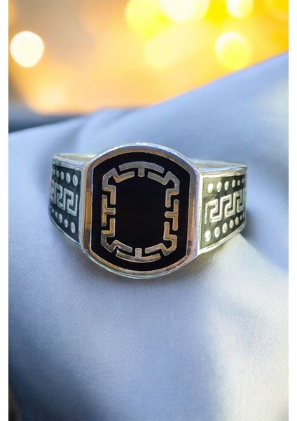 Erkek Oniks Taşlı Desenli 925 Ayar Gümüş Yüzük modelleri