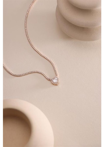 925 Ayar Gümüş Rose Kaplama Beyaz Taşlı Suyolu Kolye fiyatları