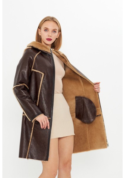 Deri Kapüşonlu Oversize Kadın Kaban - Içi Kürklü - Koyu Kahverengi 90 Cm- 113422