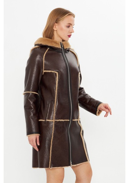 Deri Kapüşonlu Oversize Kadın Kaban - Içi Kürklü - Koyu Kahverengi 90 Cm- 113422