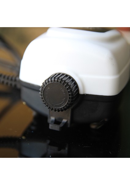 6700 Tek Çıkışlı Stil Ingiltere Fişi Jebo Süper Akvaryum Hava Pompası Kompresörü Balık Tankı Için Ayarlanabilir Sessiz Hava Kontrolü Akvaryum Aksesuarı (Yurt Dışından) modelleri