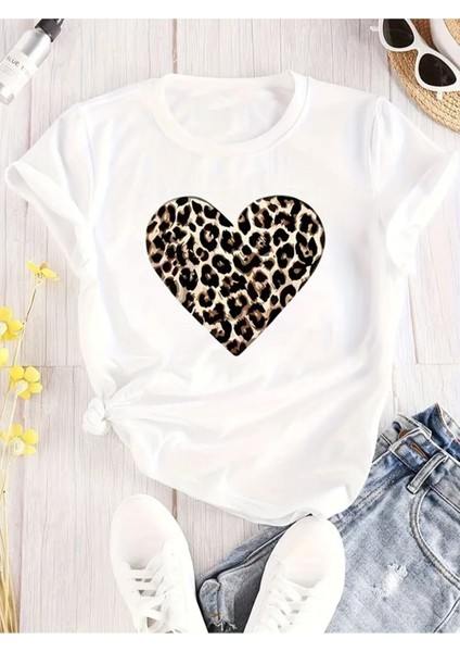 Kadın Leopar Kalp Baskılı Beyaz Siyah T-Shirt Oversize Salaş