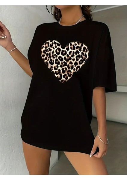 Kadın Leopar Kalp Baskılı Beyaz Siyah T-Shirt Oversize Salaş