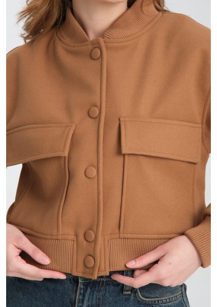 Şık ve Rahat Kaşe Ceket - Kış Modasında Fark Yaratın fiyatları